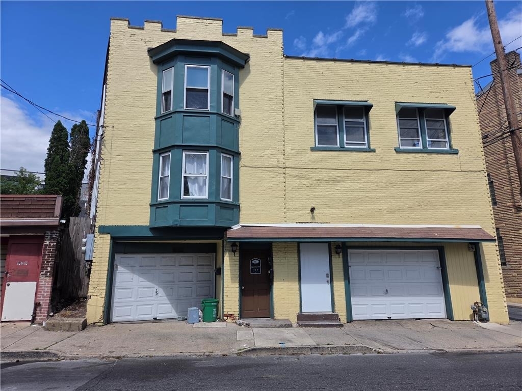 927 Jackson Street - Photo 0