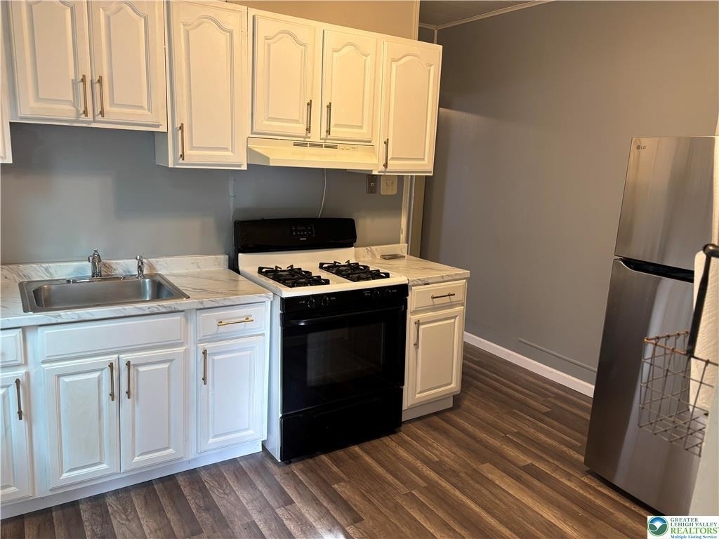 2206 Forest Street - Photo 5
