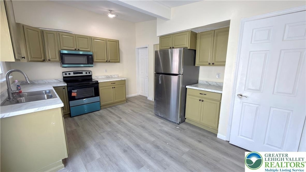 547 Silk Street - Photo 22