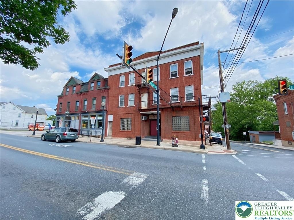 429 E 4th Street - Photo 1