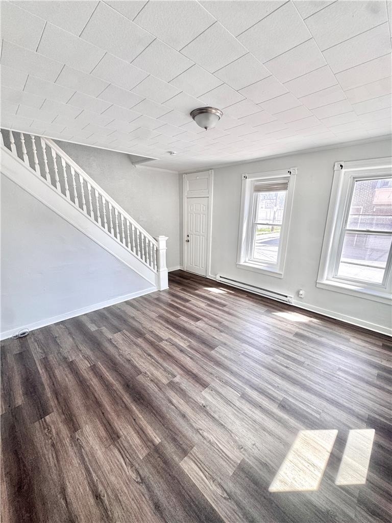 635 W Green Street - Photo 2