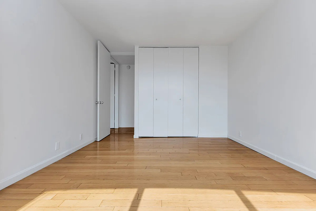 360 East 57th Street - Photo 10