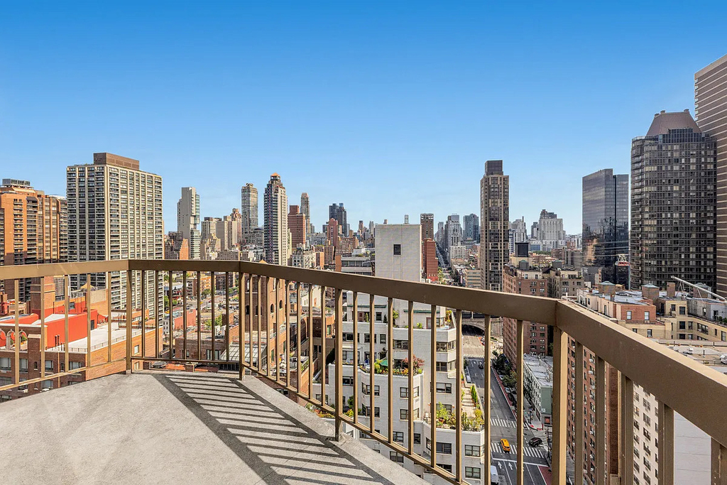 360 East 57th Street - Photo 4