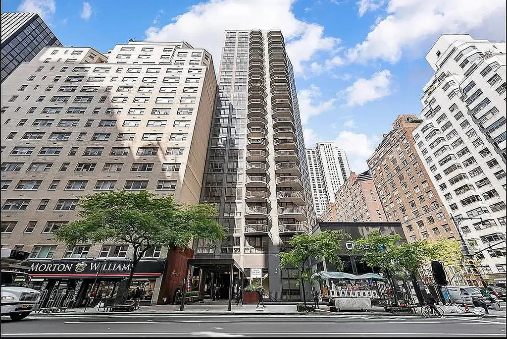 360 East 57th Street - Photo 16