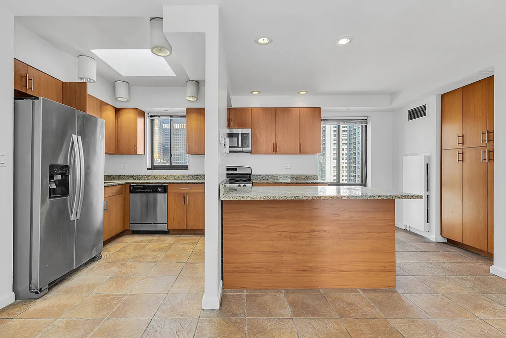 360 East 57th Street - Photo 2