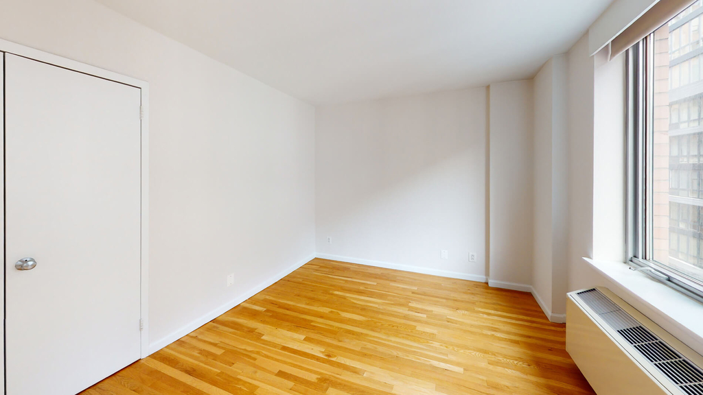 120 W. 21st - Photo 3