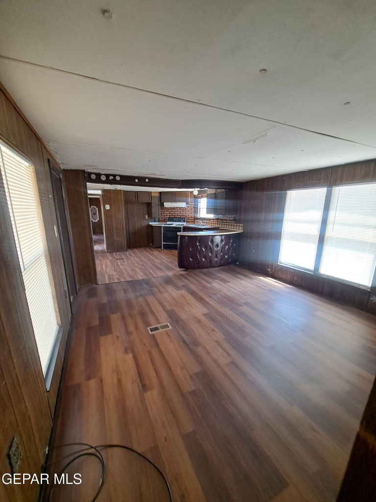 905 Ne Camp Street - Photo 6