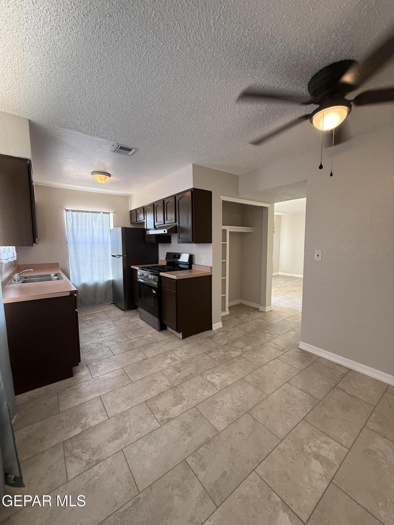 955 Versailles Drive - Photo 19