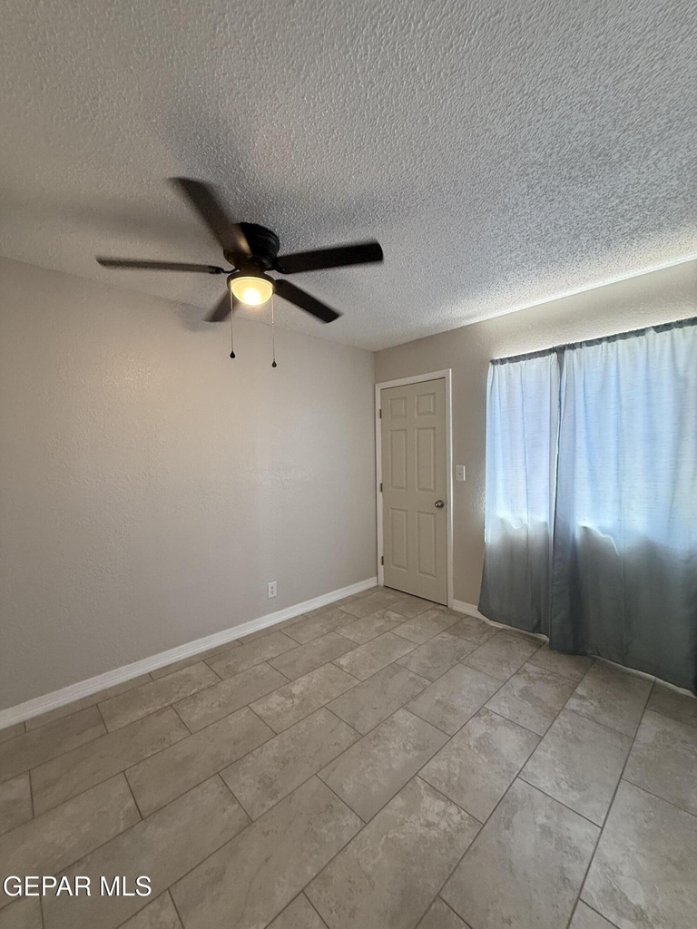 955 Versailles Drive - Photo 12
