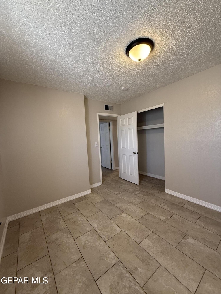 955 Versailles Drive - Photo 28