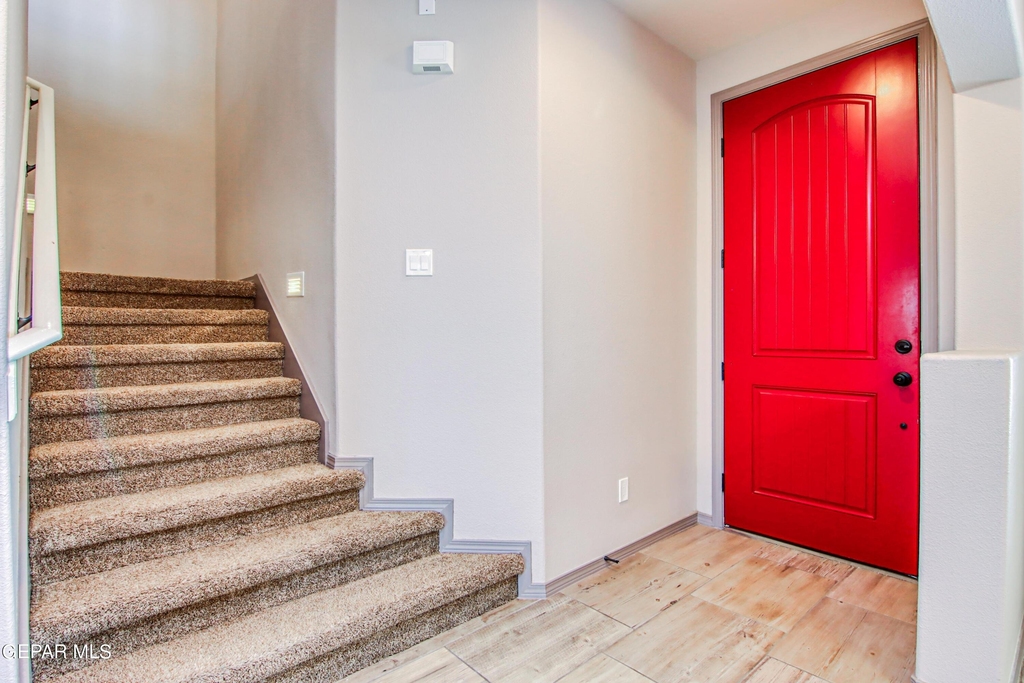 7545 Wolf Creek Drive - Photo 2