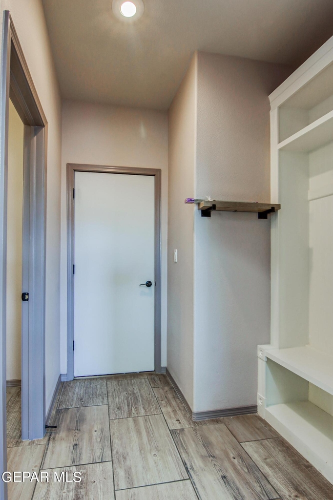 7545 Wolf Creek Drive - Photo 18