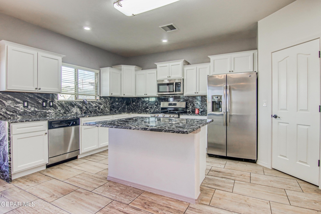 7545 Wolf Creek Drive - Photo 10