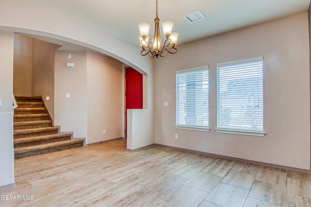 7545 Wolf Creek Drive - Photo 5
