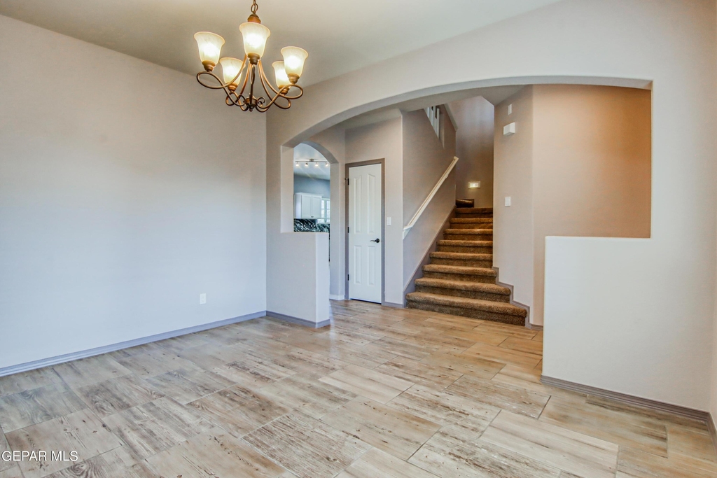 7545 Wolf Creek Drive - Photo 7