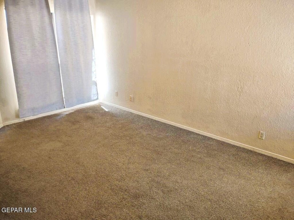 8520 Saratoga Drive - Photo 12