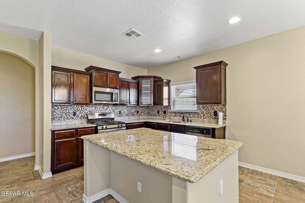 405 Saltford Place - Photo 7