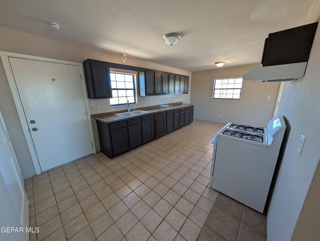 13918 Wild Flower Drive - Photo 7