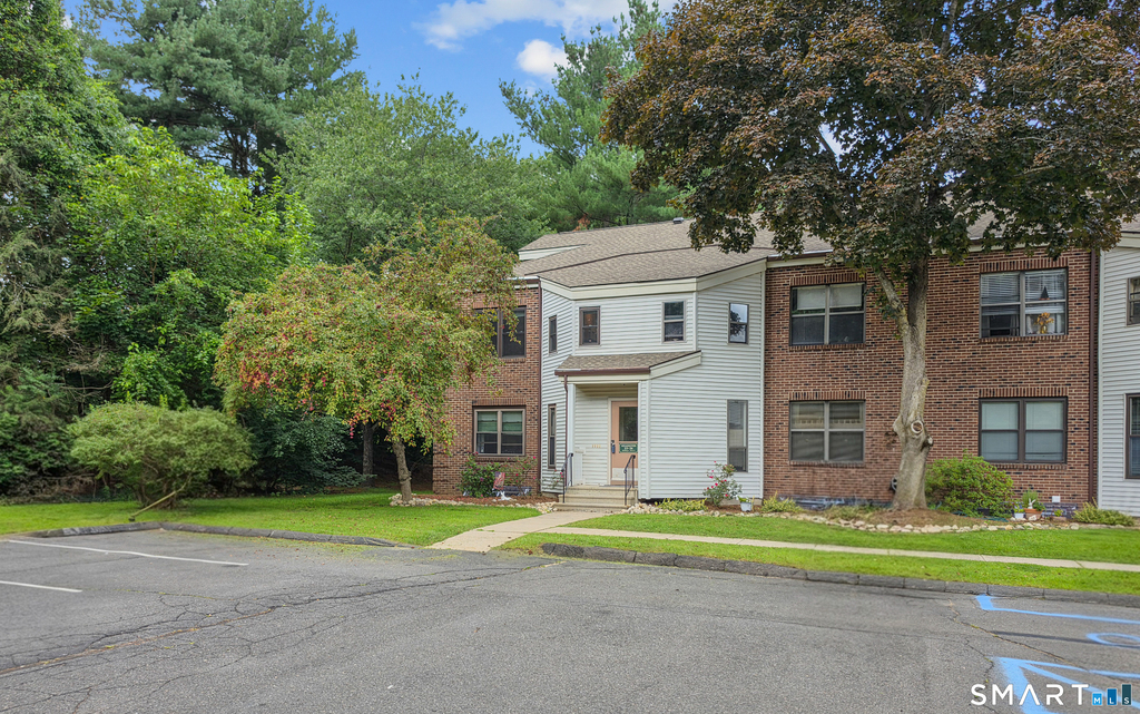 36 Wellington Drive - Photo 1