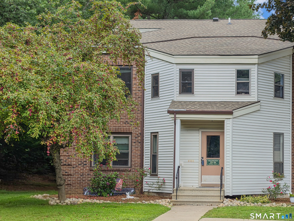 36 Wellington Drive - Photo 0