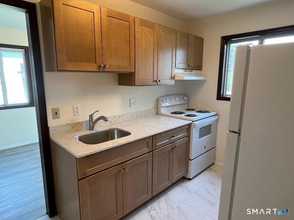 74 Coolidge Avenue - Photo 4