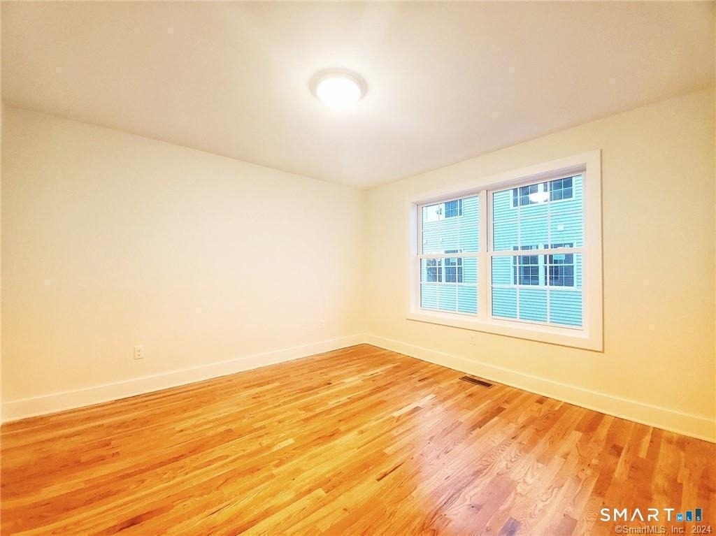 30 Ferris Avenue - Photo 2