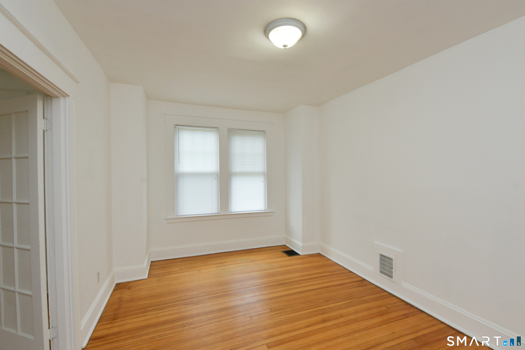 390 Clinton Street - Photo 6