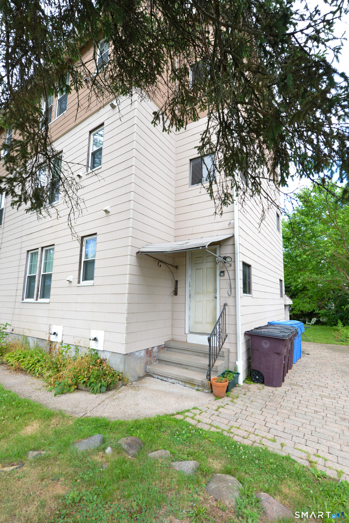 390 Clinton Street - Photo 13