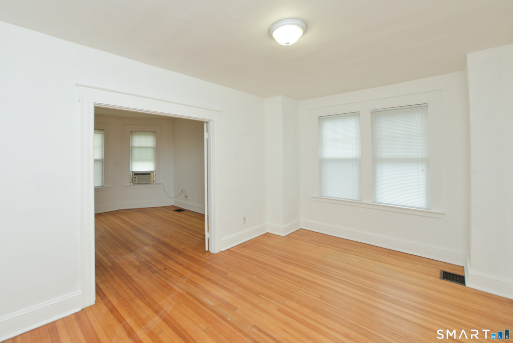 390 Clinton Street - Photo 7