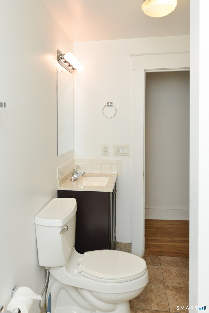 390 Clinton Street - Photo 16