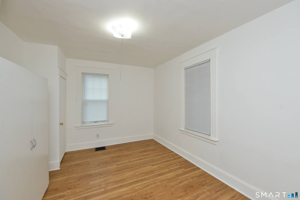390 Clinton Street - Photo 9
