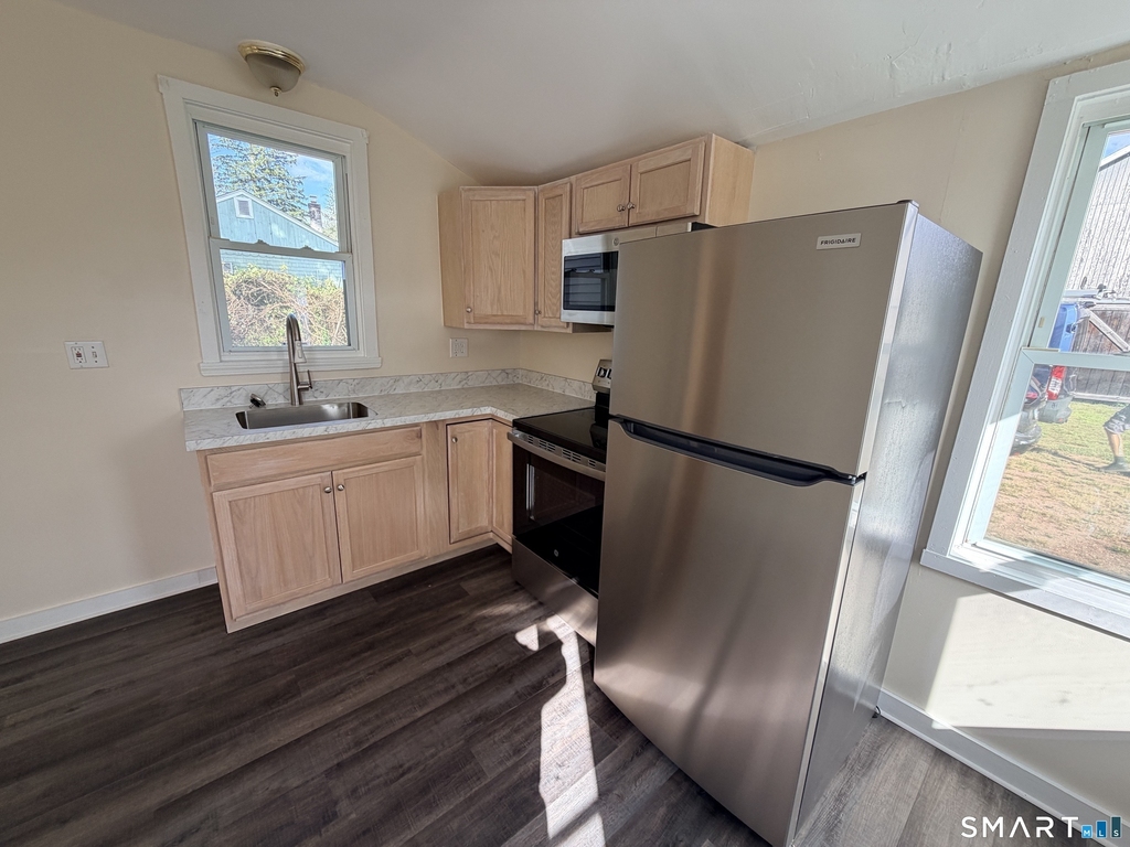 365 Scantic Road - Photo 2