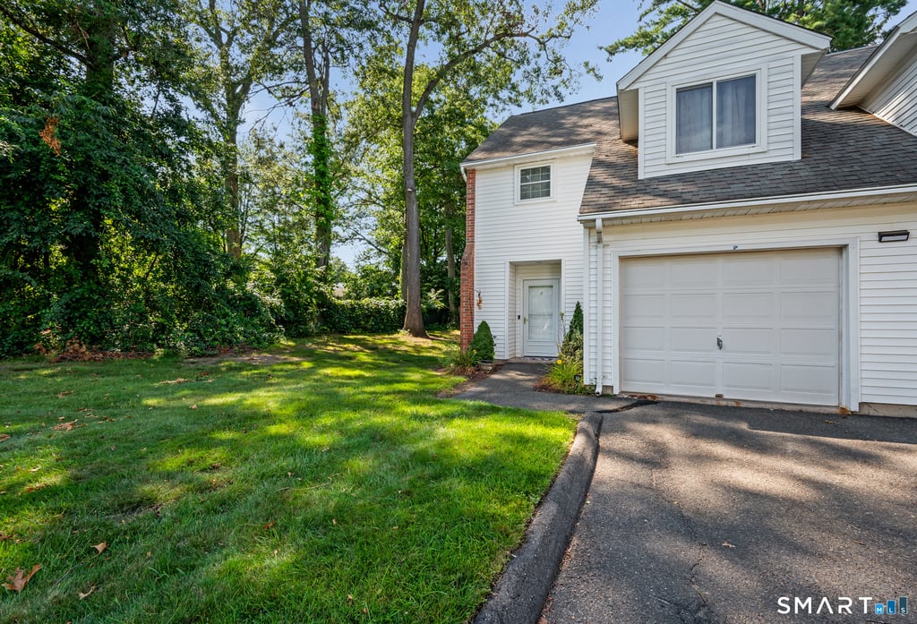 190 Tomlinson Avenue - Photo 0