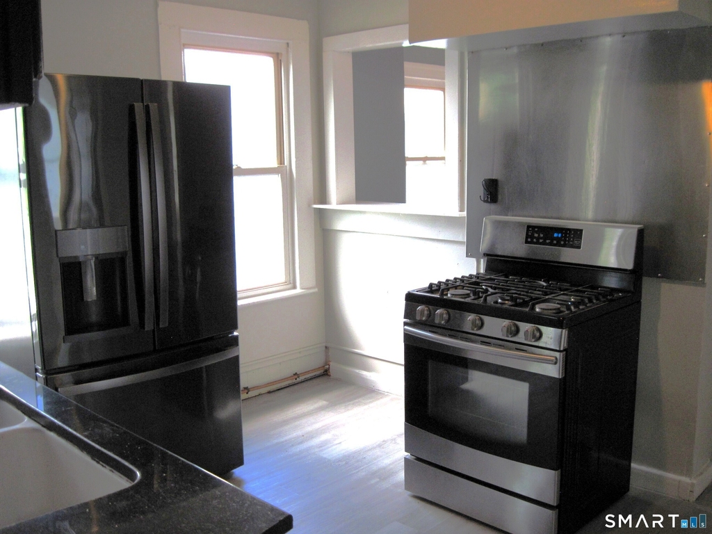 78 Whitmore Street - Photo 2