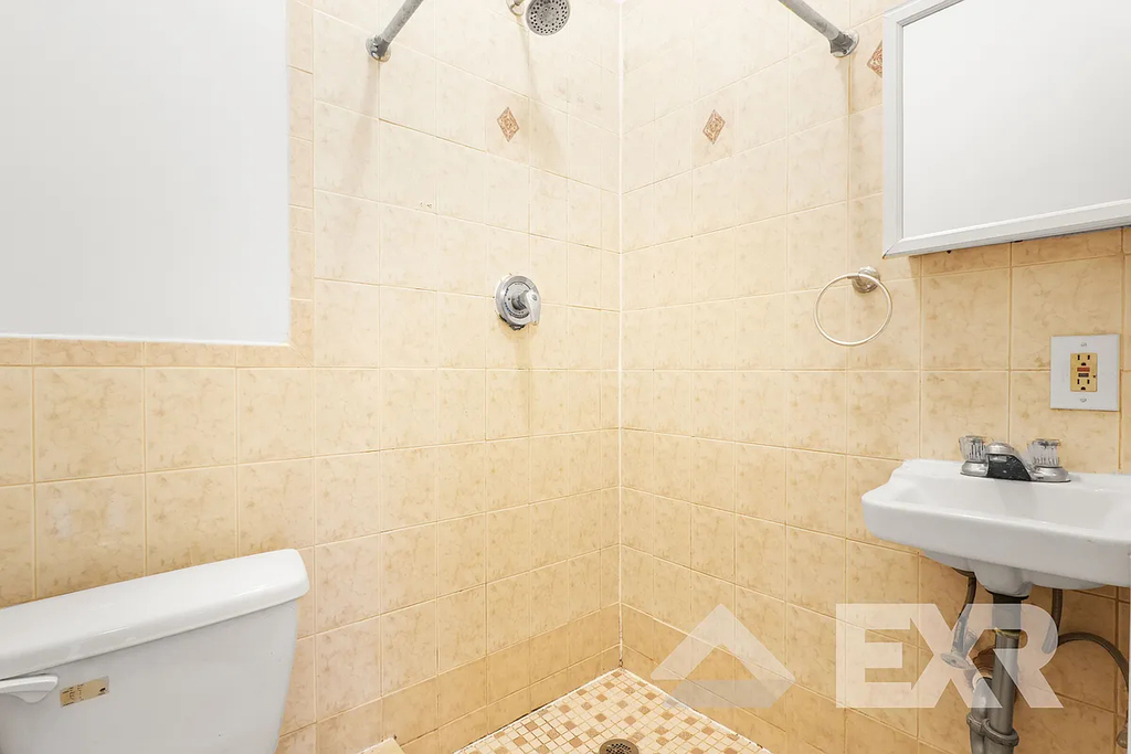 227a Malcolm X Boulevard - Photo 7