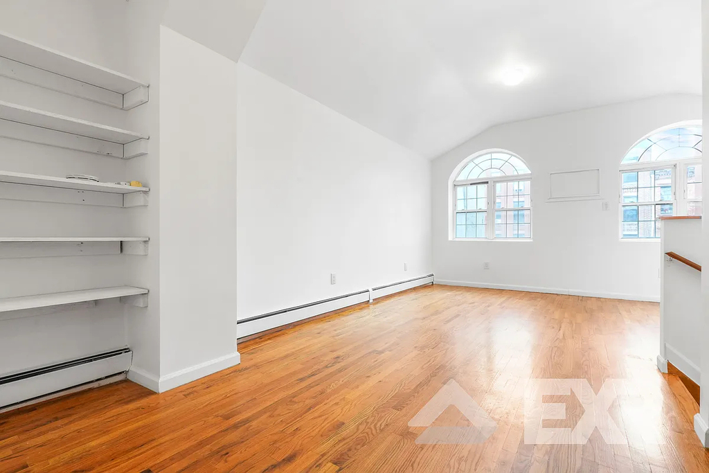 227a Malcolm X Boulevard - Photo 1