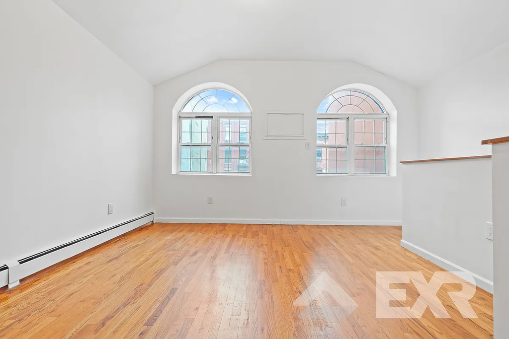 227a Malcolm X Boulevard - Photo 0