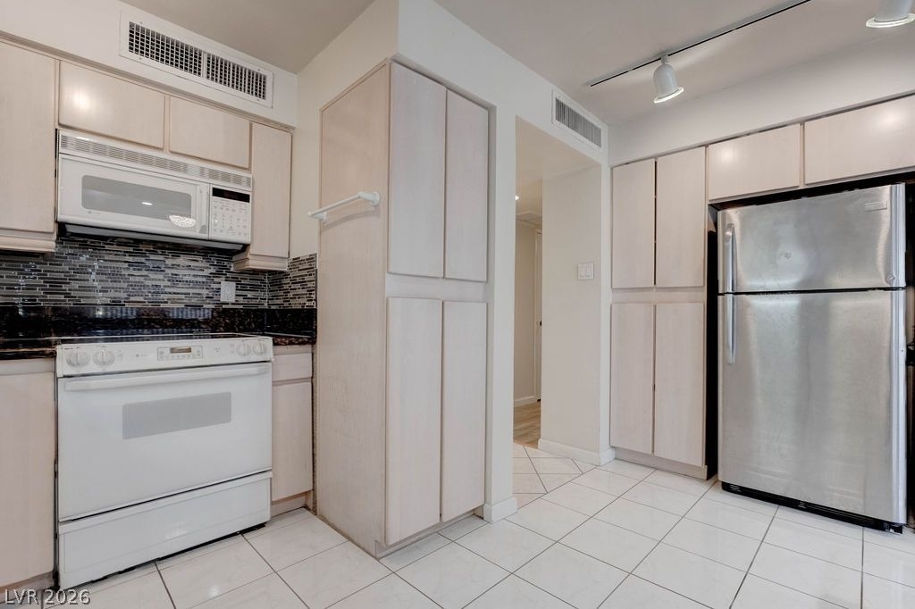 3111 Bel Air Drive - Photo 2