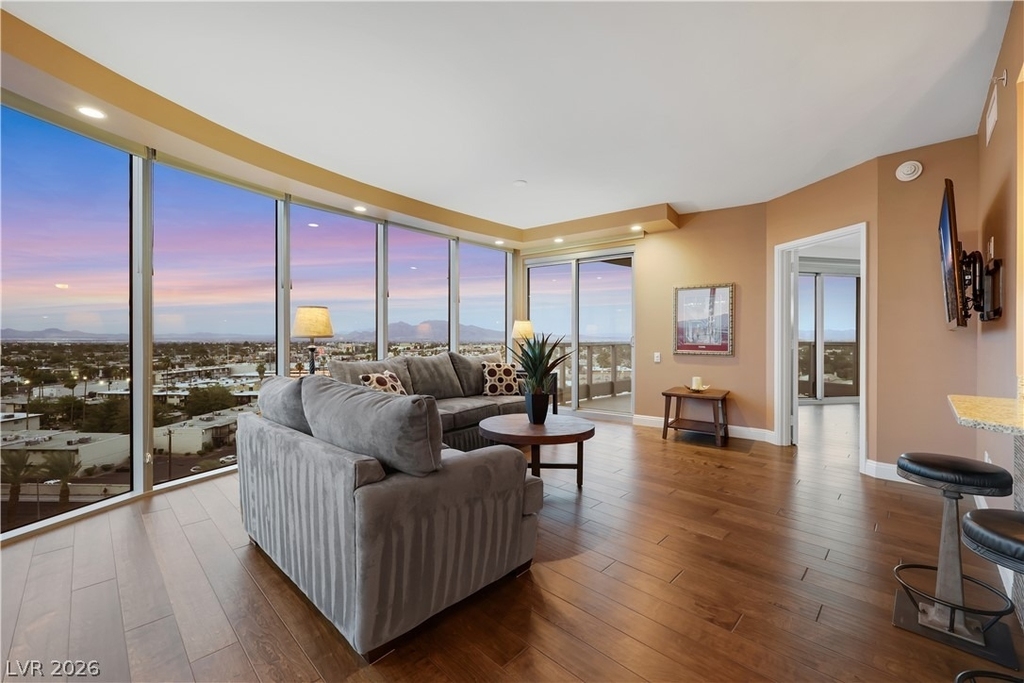 322 Karen Avenue - Photo 6