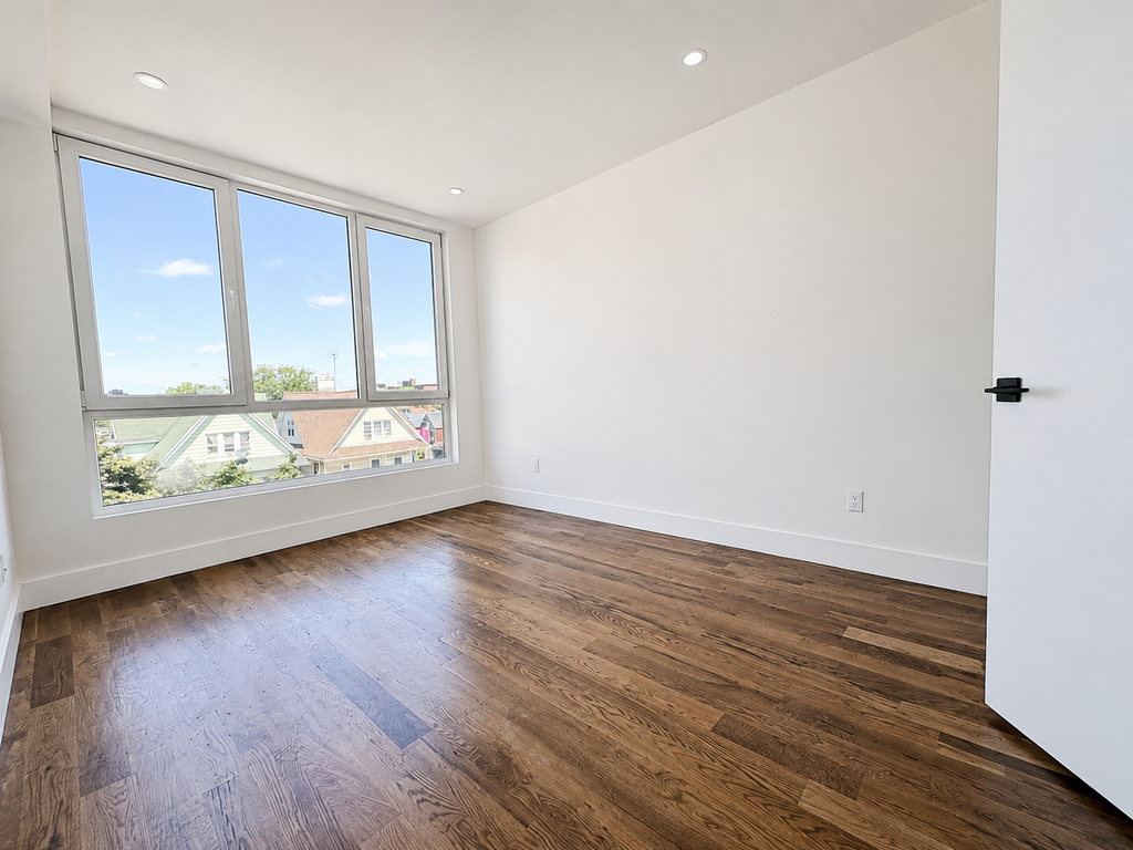 3092 Farragut Road - Photo 2