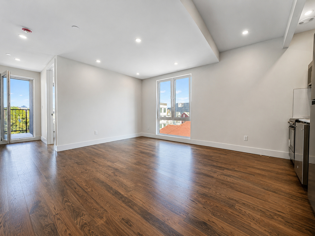 3092 Farragut Road - Photo 5