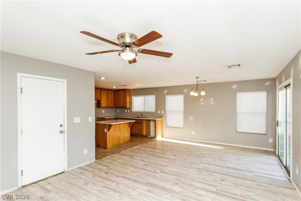 562 Swiss Cottage Avenue - Photo 5