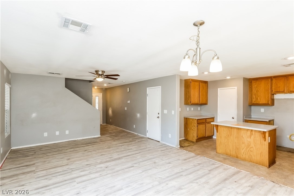 562 Swiss Cottage Avenue - Photo 3