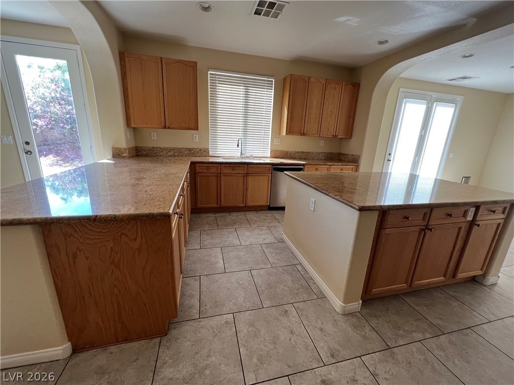 7531 Townsville Avenue - Photo 11