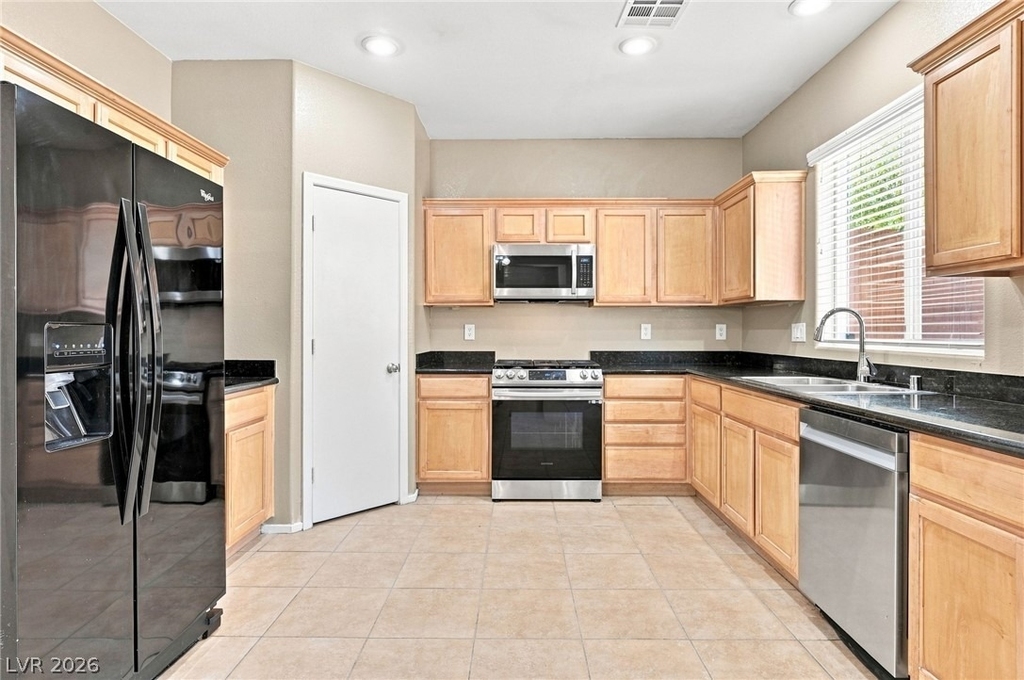 11240 Woodland Violet Avenue - Photo 8