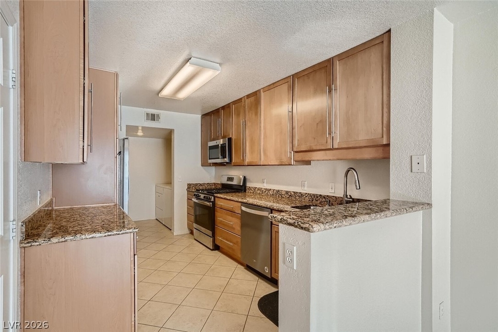 7700 Almeria Avenue - Photo 8