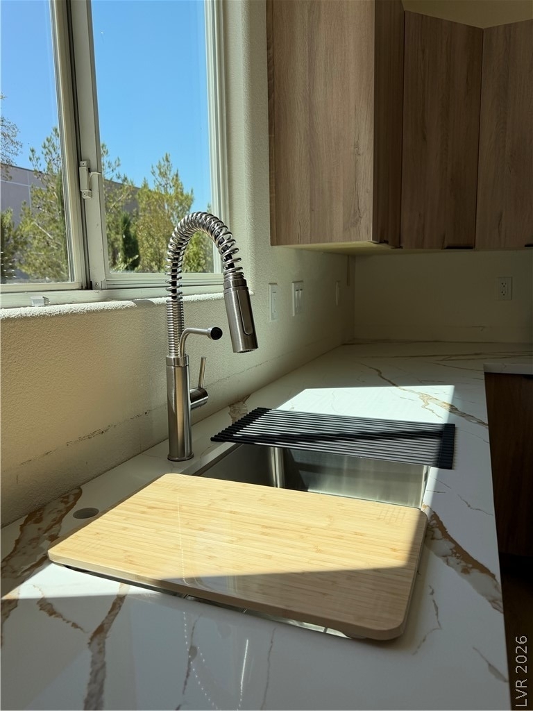 1253 Sun Village Avenue - Photo 12