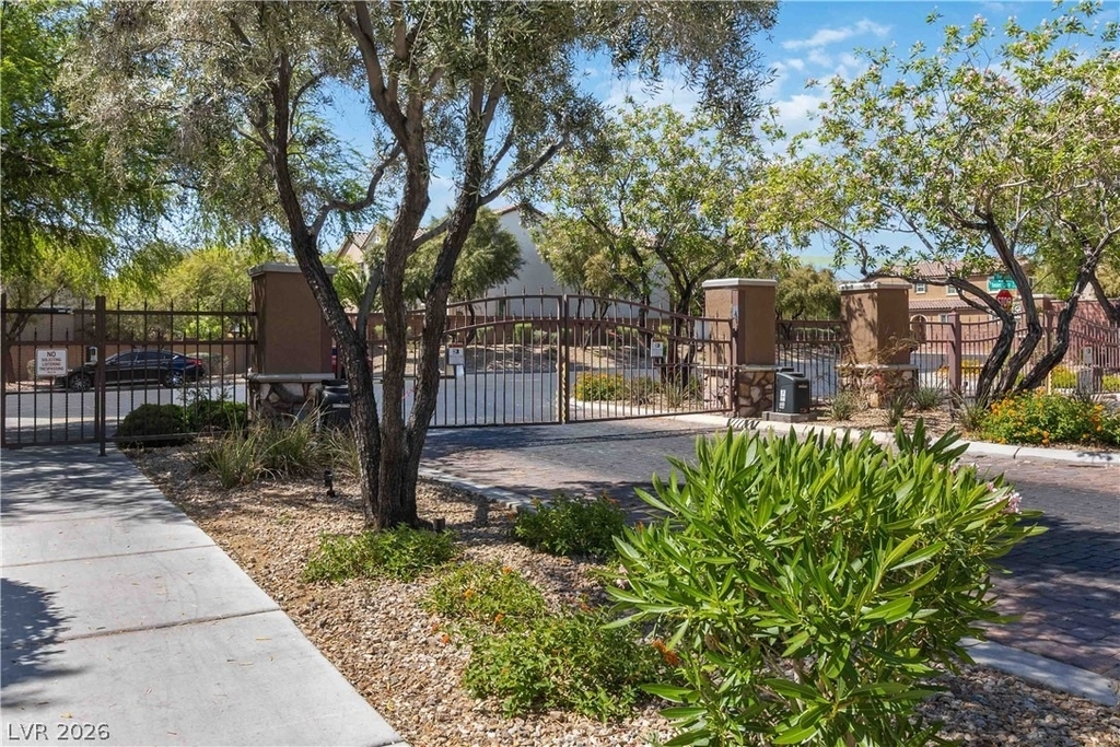 8396 Waylon Avenue - Photo 29