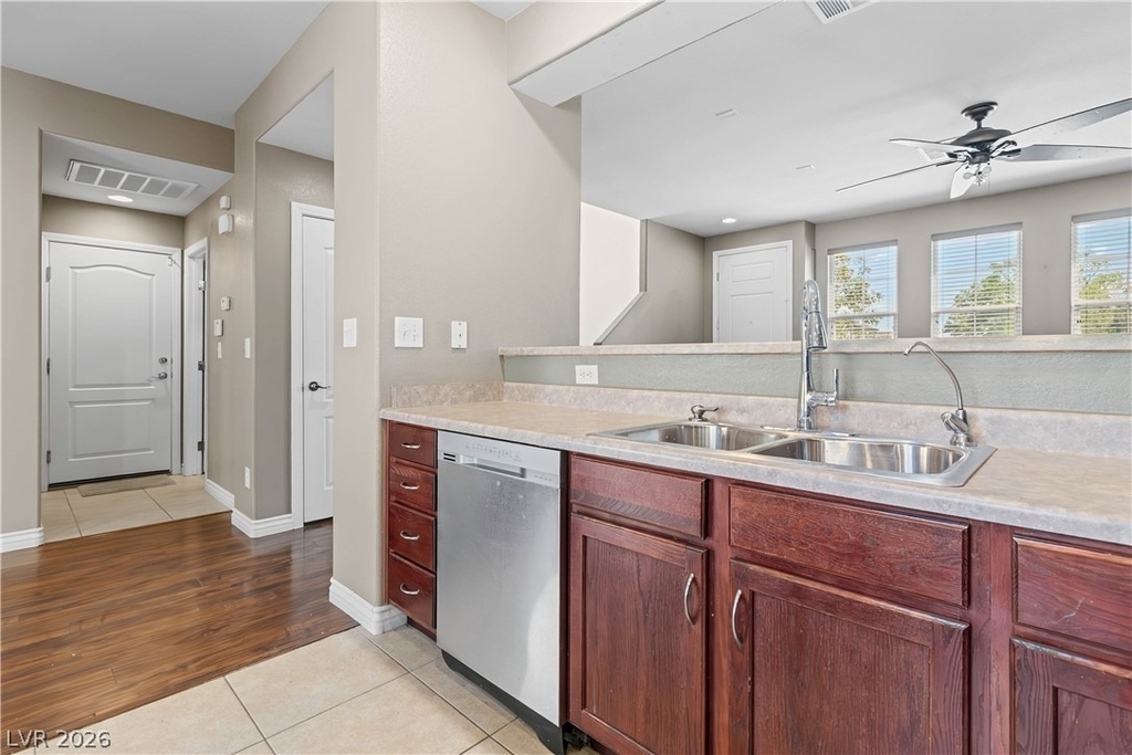 8396 Waylon Avenue - Photo 8