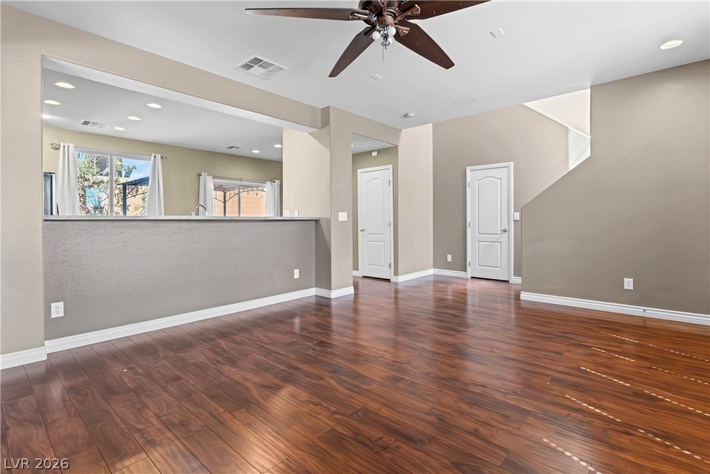 8396 Waylon Avenue - Photo 3